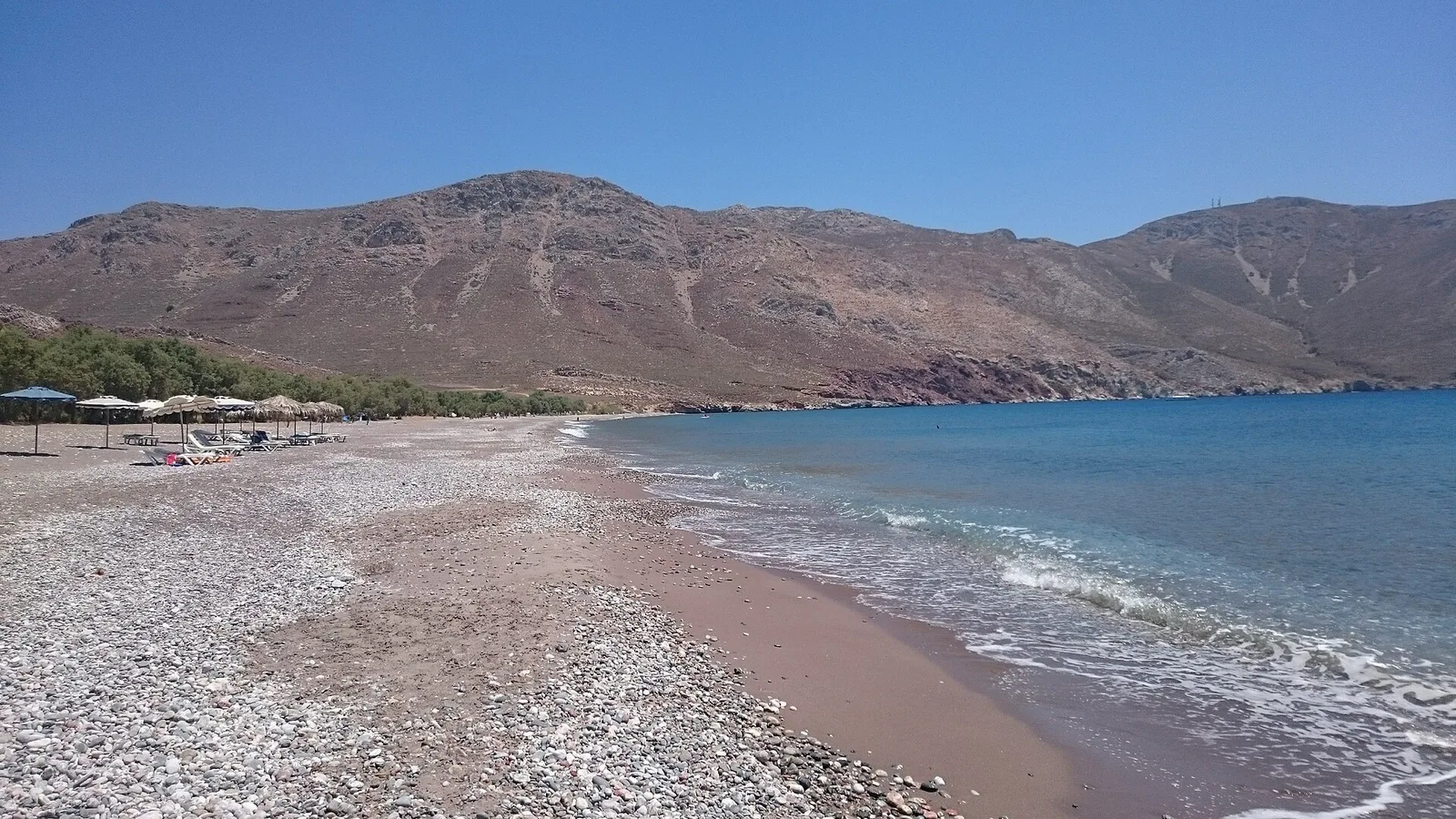 La baie d'Eristos et les collines de Tilos